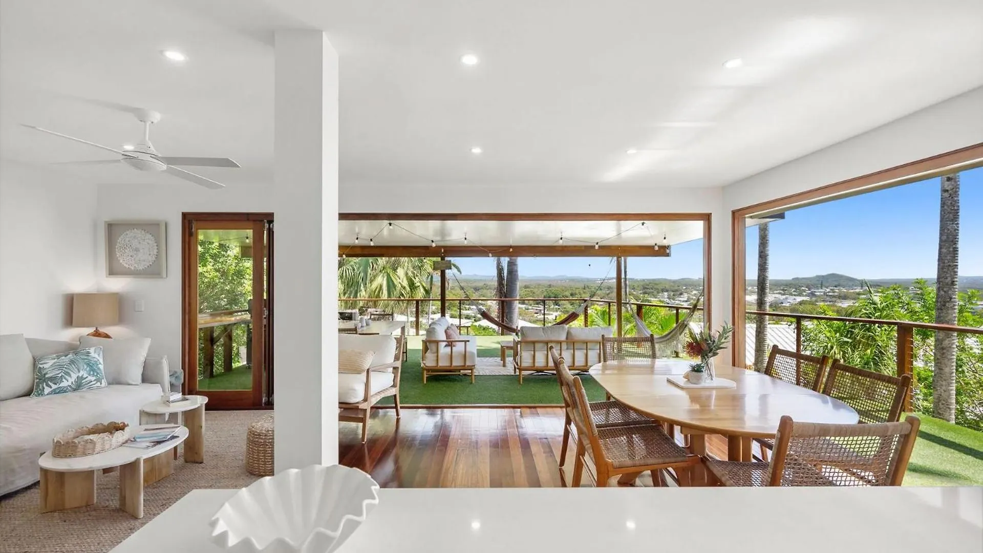 Treasureview Beach House #9 -Entire Property Coolum Beach Nyaraló