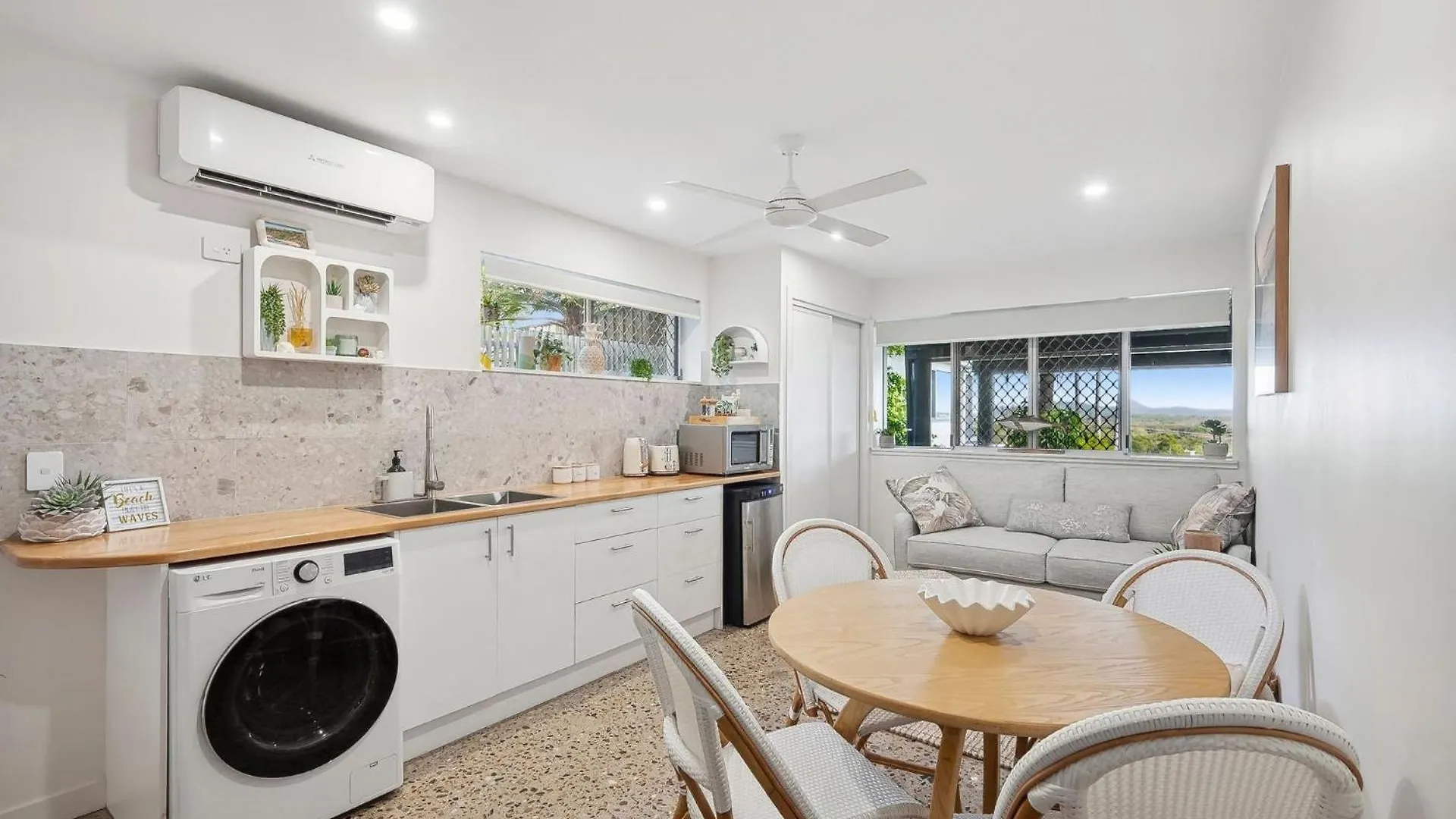 Treasureview Beach House #9 -Entire Property Coolum Beach